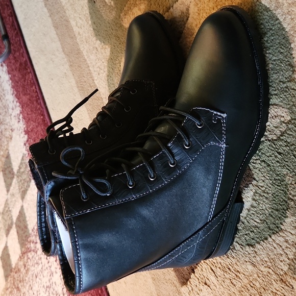 Nwt! Sporto fur lined boot - Picture 3 of 15